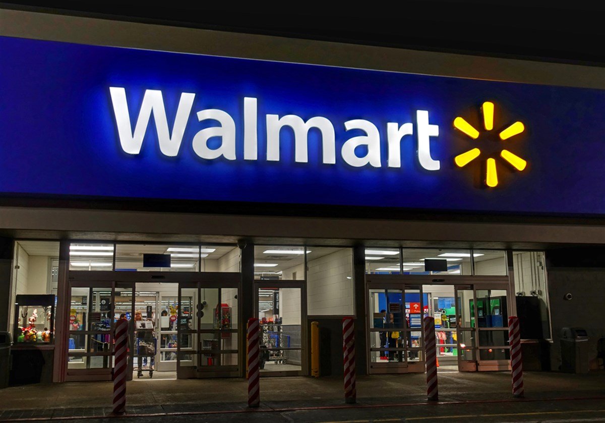 Walmart storefront 